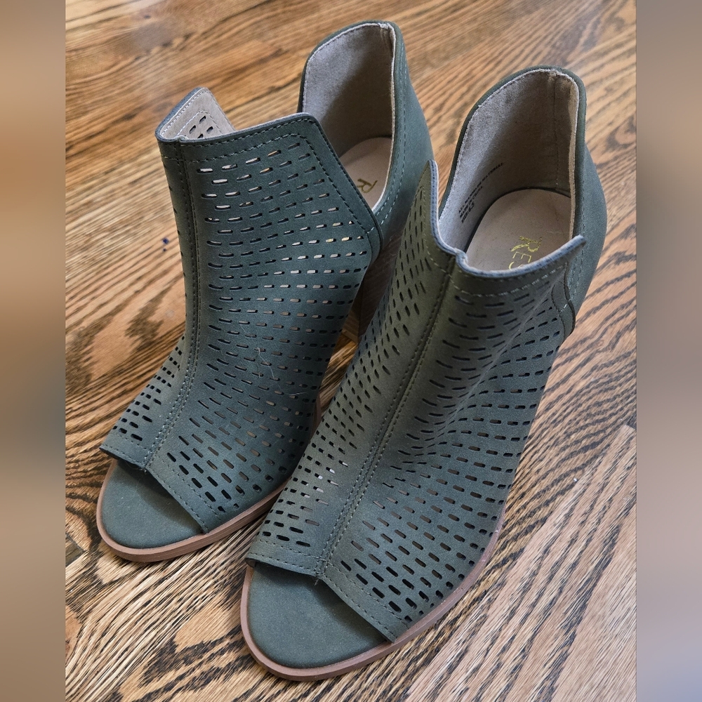 Women's Restricted Green Peep-Toe Ankle Boots